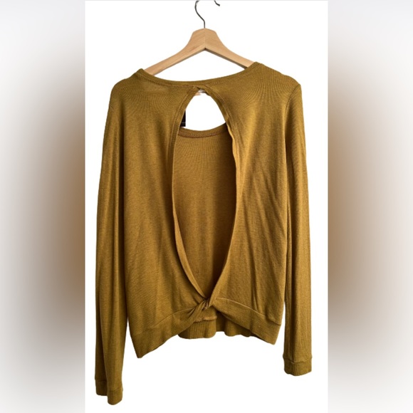 Holt Renfrew Heather brand open back knit top. - Picture 3 of 6